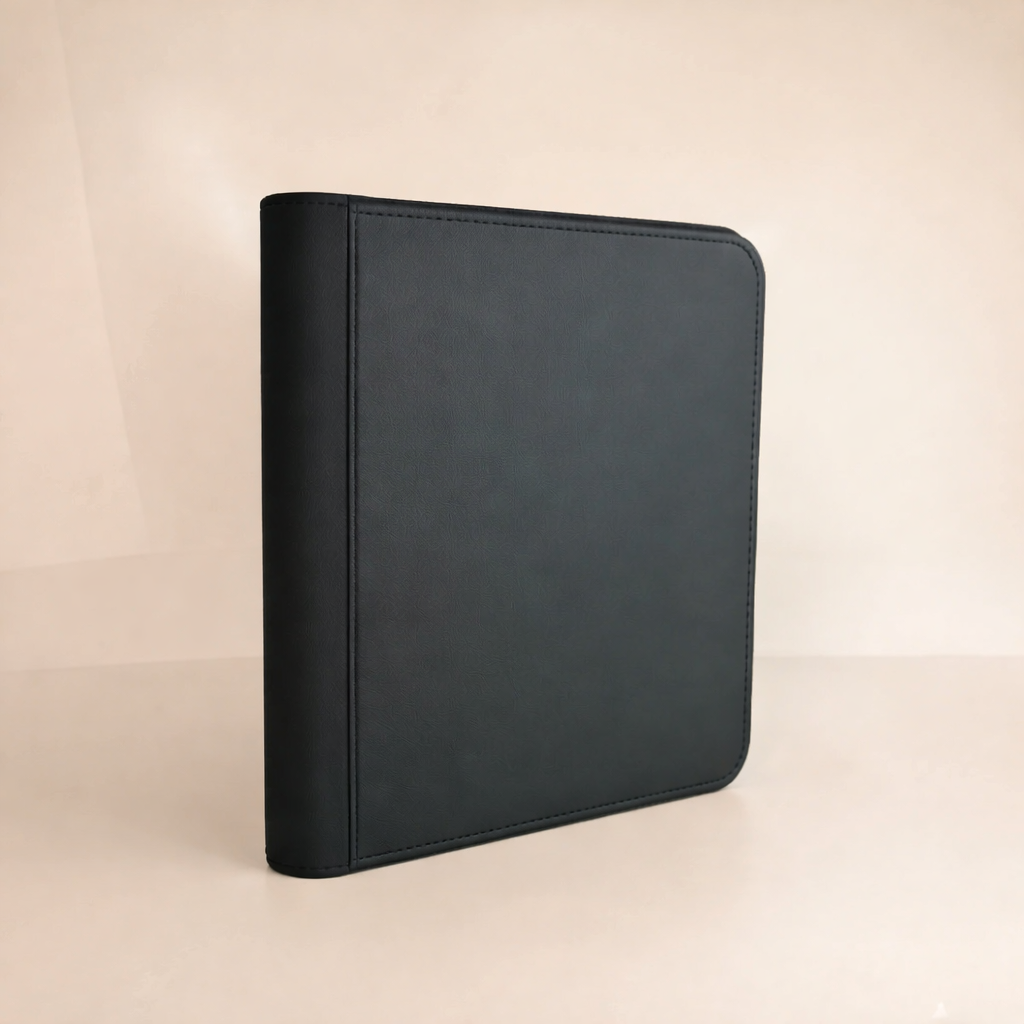 Kommer snart! - Toploader Pärm för Pokémonkort – 4 Pocket – Sideload & Dragkedja