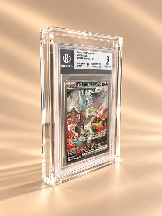 Transparent akrylskydd för Beckett BGS Slabs med graderat Pokémonkort. Kristallklart skydd mot damm och repor från Collected.